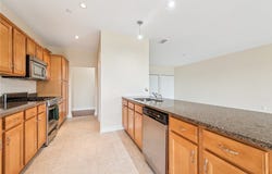 5570 Centre Ave, Shadyside, PA 15232