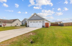 120 Prelude Drive, Richlands, NC 28574