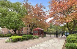 150-25 72nd Road, Flushing, NY 11367