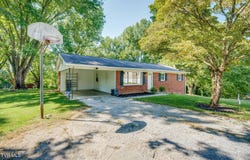 108 Forest Lane, Jonesborough, TN 37659