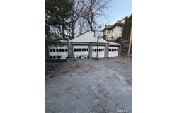 76 Chapman Avenue, Waterbury, CT 06710