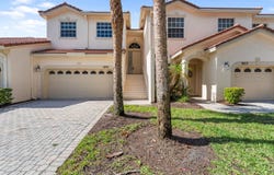 9215 Wentworth Lane, Port Saint Lucie, FL 34986