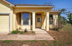 180 Jim Bowie DR, Paige, TX 78659