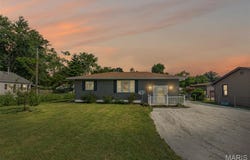227 Dorothy Street, Moro, IL 62067