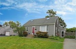 23 Sherman Lane, Middletown, RI 02842