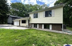 2363 E Mockingbird Drive, Clinton, IN 47842
