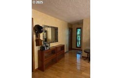 887 6TH ST, Lake Oswego, OR 97034