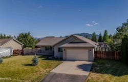 208 Brittany Loop, Sandpoint, ID 83864