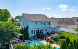 33 Milltowne Road, Bethlehem, NY 12077