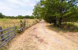 118 N Hurst Lane, Tecumseh, OK 74873