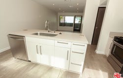 3015 Ocean Ave, Venice, CA 90291