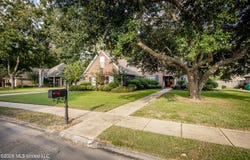 812 Canebrake Drive, Ocean Springs, MS 39564