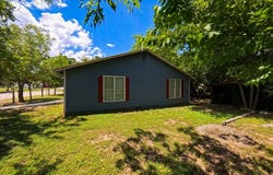 406 7th St, Bandera, TX 78003