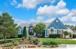 811 Western Hills Drive, Papillion, NE 68046