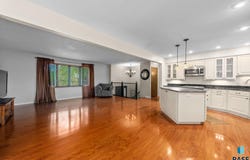 5813 W 28th St, Sioux Falls, SD 57106