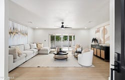 709 E ROYAL PALM Road, Phoenix, AZ 85020