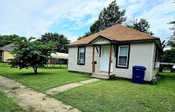 1109 Lincoln Avenue, Baxter Springs, KS 66713