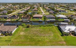 2201 SW 28th Terrace, Cape Coral, FL 33914