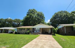 1204 N 28th Avenue, Humboldt, TN 38343
