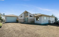 490 PACIFIC VIEW Dr, RockawayBeach, OR 97136