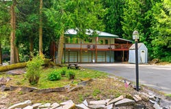 25741 E HIGHVIEW Ct, Welches, OR 97067