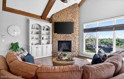 6600 Angus Ct, Crestwood, KY 40014