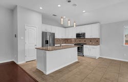 140 W Highfield ST, Hutto, TX 78634