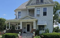 75 Division Street, Galesburg, IL 61401