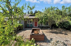 8618 NE BROADWAY, Portland, OR 97220