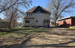 406 3rd St SW, De Smet, SD 57231