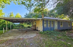 1072 Old Henderson Highway, Breaux Bridge, LA 70517