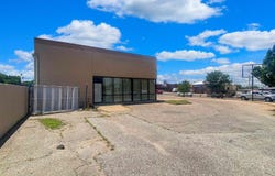 1360 North Hillside St, Wichita, KS 67208