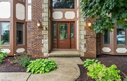 7700 Sparrow Flight Drive, Seven Hills, OH 44131