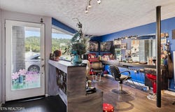 512 N Roane St, Harriman, TN 37748