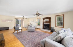 6 Country Road, Warren, RI 02885
