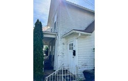 561/563 W Main St, Newark, OH 43055