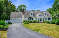 29 Water View Circle, Centerville, MA 02632