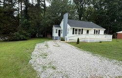 902 Roanoke Avenue, Henderson, NC 27536