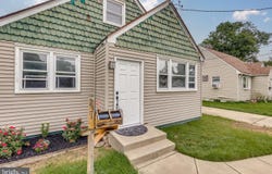 231 CRAWFORD AVENUE, MAPLE SHADE, NJ 08052