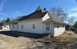 307 E 6th St, Mound City, MO 64470