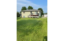 320 8th Street SW, Plainview, MN 55964