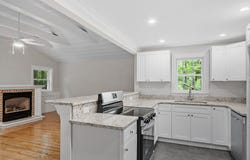 82 Old Boston Tpke, Hubbardston, MA 01452