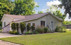 806 10th Street, Plainwell, MI 49080