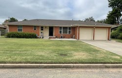 806 W Colorado Avenue, Anadarko, OK 73005