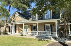 786 Symphony Way, Freeport, FL 32439