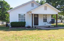 715 Maple Shade, Alma, AR 72921