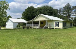 2440 La Hwy 958, Slaughter, LA 70777