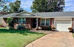 913 N 13th St, Frederick, OK 73542