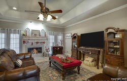 1007 BLUEBONNET LN, Adkins, TX 78101-2708