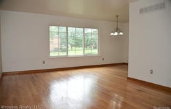 737 E Fox Hills Drive, Bloomfield Hills, MI 48304
